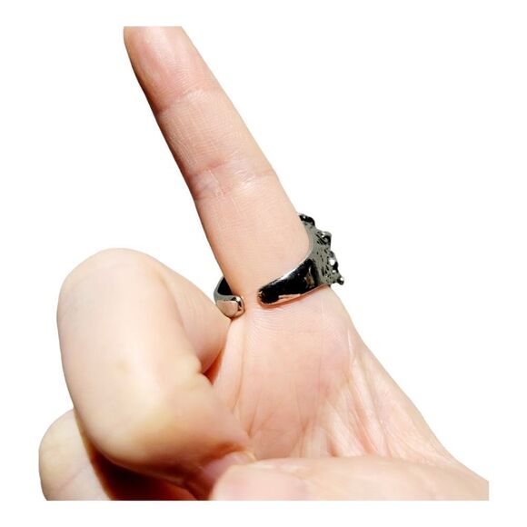 Brand New Silver Green Eyes Skulls Heads Ring Adjustable Size - Picture 7 of 8